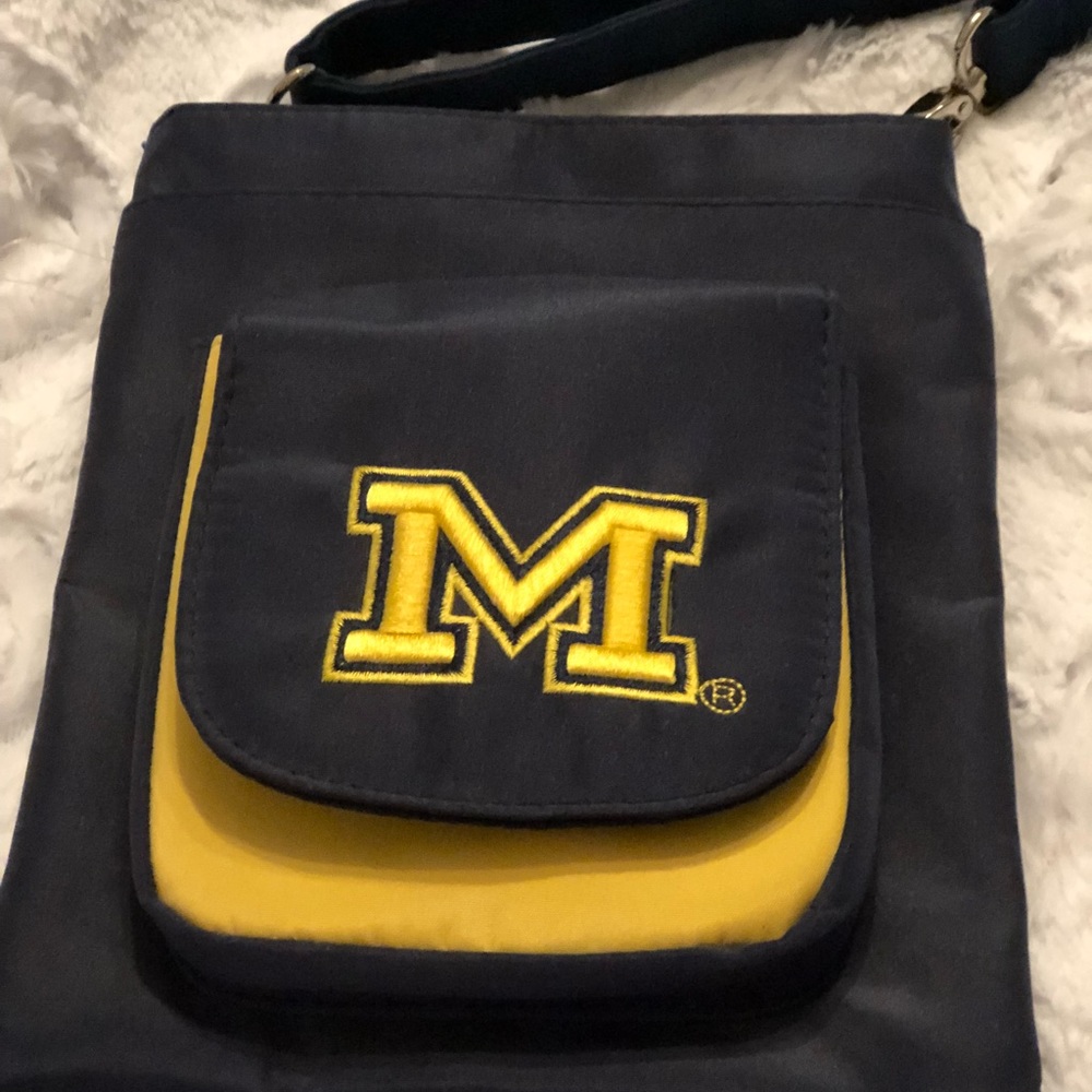 University of Michigan crossbody purse not used